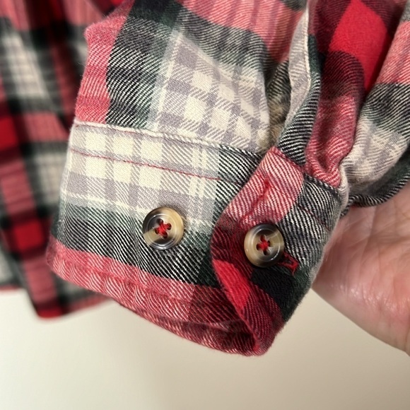EDDIE BAUER WOMENS MEDIUM RED WHITE & GRAY PLAID LONG SLEEVED BOYFRIEND CUT - Picture 7 of 7